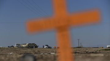 Cruces son vistas cercas de la escena del accidente, como muestra de posibles otras persecuciones fatales.
