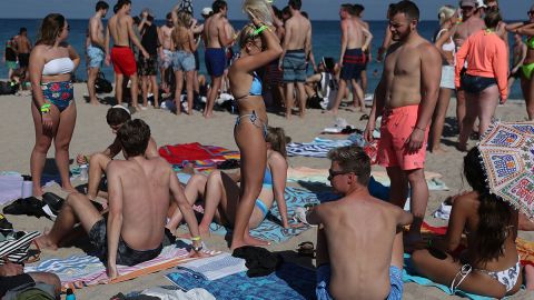 Spring Breakers en playas de Florida