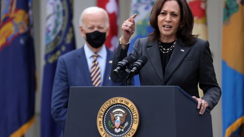 La vicepresidenta Harris tiene a su cargo varios proyectos.