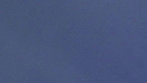 Aviso de playa cerrada por derrame de aguas negras.