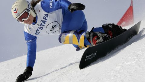 La federación dijo que un guía también murió en la avalancha.