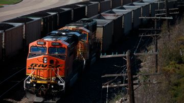 La empresa de trenes BNSF tuvo dos accidentes en California en cuestión de horas.
