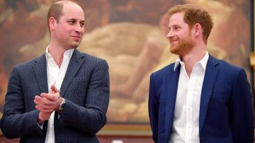 El príncipe William y su hermano el príncipe Harry se mantienen alejados