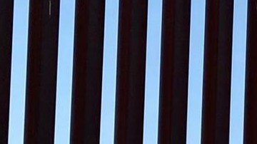 Foto del hoyo en la frontera encontrado por CBP el 2 de marzo de 2021.