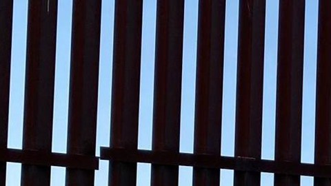 Foto del hoyo en la frontera encontrado por CBP el 2 de marzo de 2021.