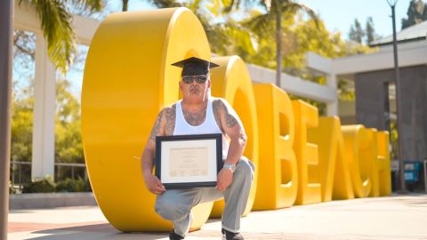 No todos los latinos logran graduarse de la universidad, por falta de apoyos. (Suministrada)