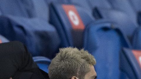 El delantero No pudo participar en el partido porque aún se recupera de su lesión.