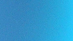 El senador Mitt Romney  habla sobre