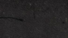 Niña inmigrante en la frontera entre México y Estados Unidos