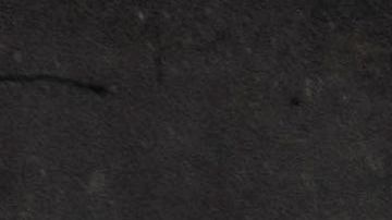 Niña inmigrante en la frontera entre México y Estados Unidos