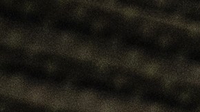 La hermana Norma Pimentel, de Caridades Católicas del Valle del Río Grande, escolta a un niño solicitante de asilo.