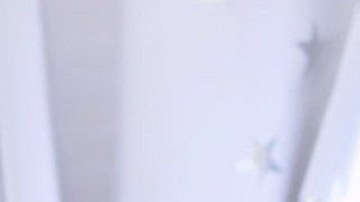 Michelle Pearl junto a su esposo y bebé de dos semanas de nacido. (Suministrada)