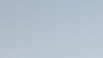 Equipos reparan y limpian los escombros después de una tormenta severa el 23 de marzo de 2021 en Bertram, Texas.