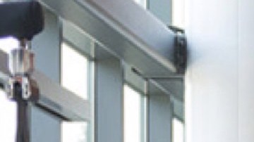 Vicente Pérez junto a su terapeuta /fotos: Heidi de Marco/ KHN.