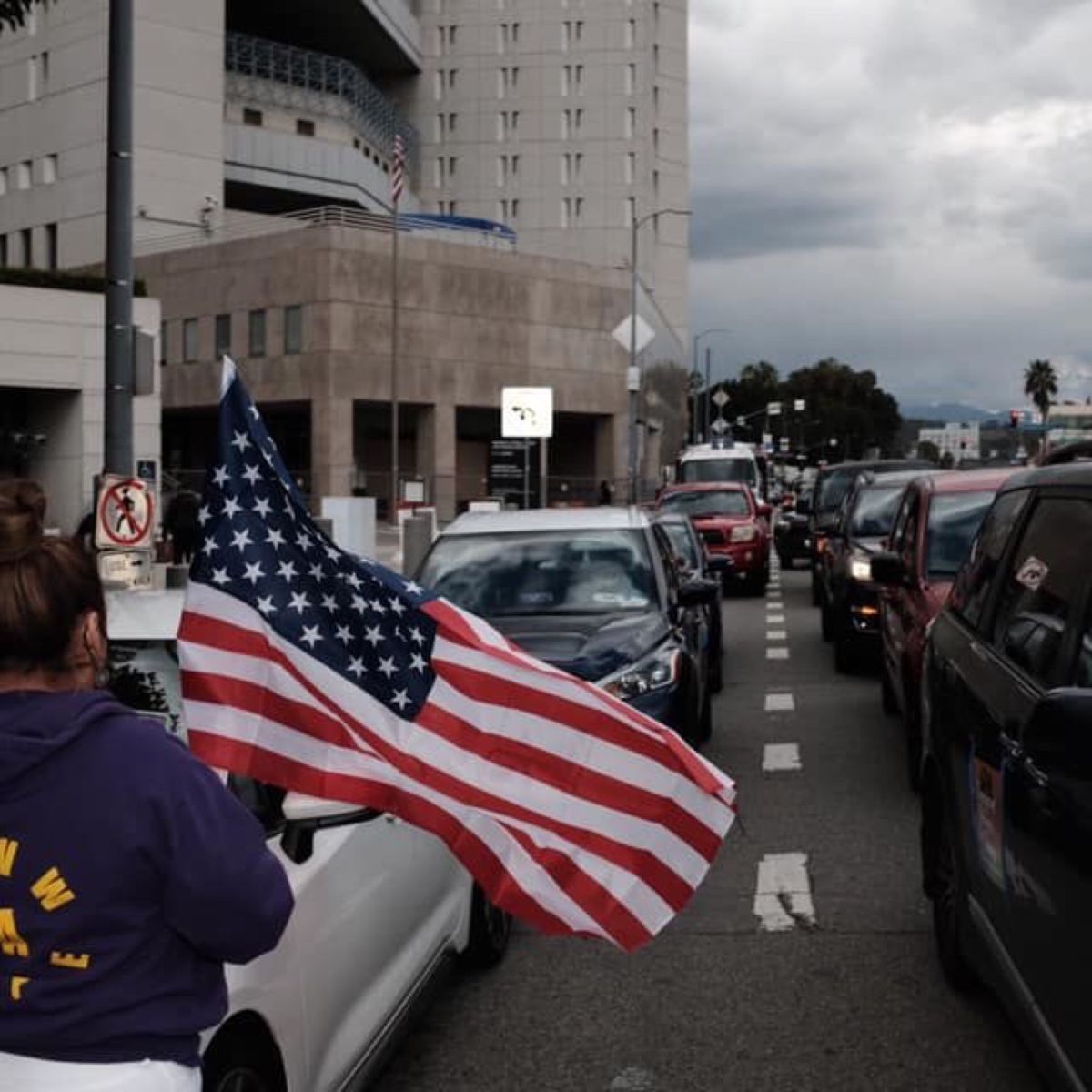 Docenas de carros protestaron en Los Ángeles. (Victor Cuevas/SEIU 721)