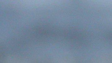 Un letrero anima a llamar a la policía si son testigos de un crimen  en el barrio de Chinatown de San Francisco.