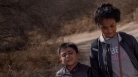 Los hermanos Diana, de 12 años, y Lesgter, de 9, cruzaron la frontera el 5 de marzo a través del Río Bravo.