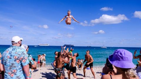 El sur de Florida se ha llenado de visitantes que llegan a pasar sus vacaciones de primavera.
