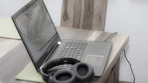 Miles de estadounidenses buscan que sus actividades laborales las puedan desempeñar desde casa.