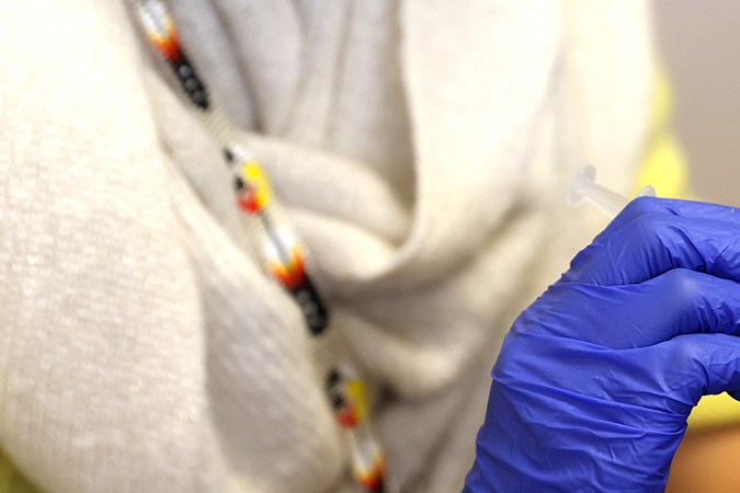 Por ahora hay tres vacunas covid aprobadas en Estados Unidos: Moderna, Pfizer y Johnson & Johnson.