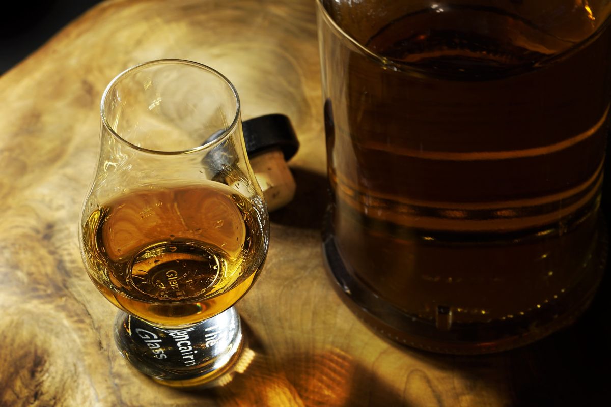 Conoce las diferencias entre un whisky, un whiskey y un bourbon