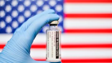 Bandera y vacuna Estados Unidos
