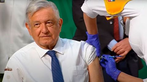 AMLO vacunado