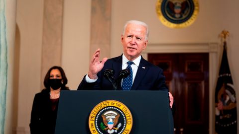 Biden pidió que se apruebe una reforma policial que impida el abuso.