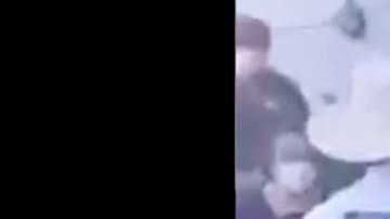 David Monreal toca a mujer en mitin