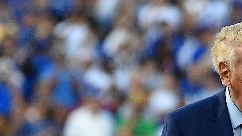 Valenzuela ha recibido múltiples homenajes en Los Ángeles.
