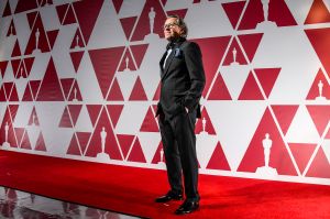 Gary Oldman muy clásico y conservador. Foto: Alberto Pezzali-Pool/ Getty Images.