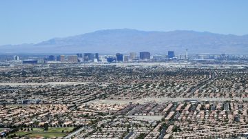 Vista aérea de la ciudad de Las Vegas, donde actualmente el suministro de casas es limitado.