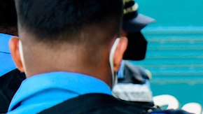 Policias y migrantes