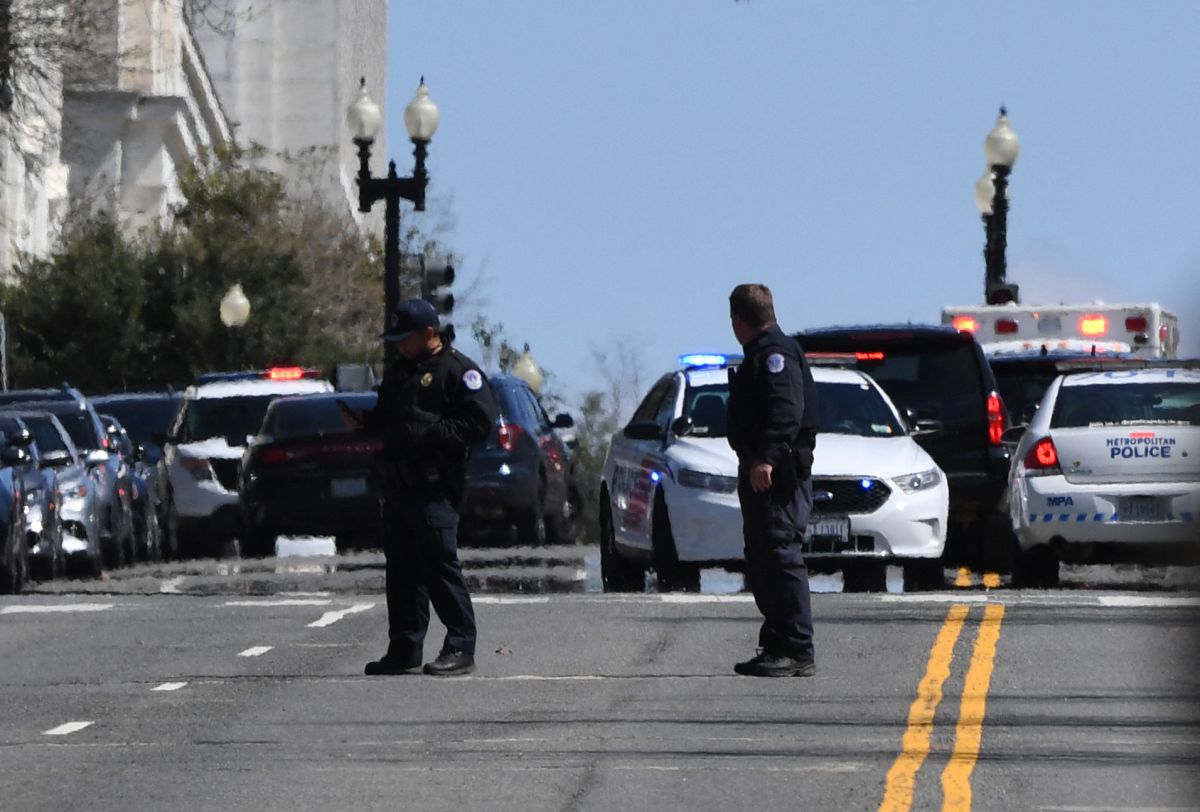 Al menos dos policías arrollados en el Capitolio Nacional; alerta de seguridad en Washington DC