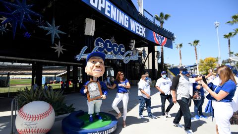 Hoy sábado continúa la serie de Dodgers contra los Nacionales, desde las 6:10 p.m. / fotos: Getty.