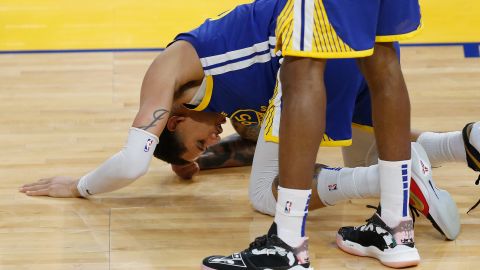 Juan Toscano entra al protocolo de conmociones de la NBA