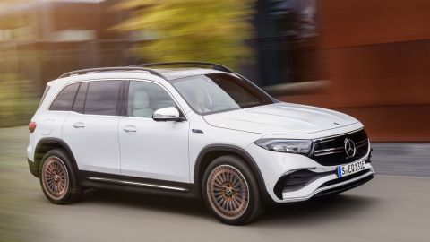 Mercedes-Benz-EQB-190421-04