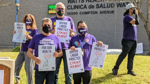 Empleados de Watts Health Center dispuestos a irse a huelga por mejores derechos.