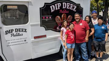 La familia Rodríguez es dueña del negocio Dip Deez Paletas en Wilmington. (Suministrada)