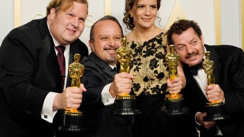 Phillip Bladh, Carlos Cortes, Michellee Couttolenc and Jaime Baksht, ganan en la categoría a Mejor Sonido por la película "Sound of Metal". Entre los ganadores se encuentran tres mexicanos.