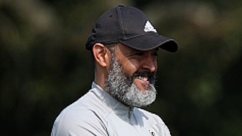 El mexicano sigue entrenando con una protección.