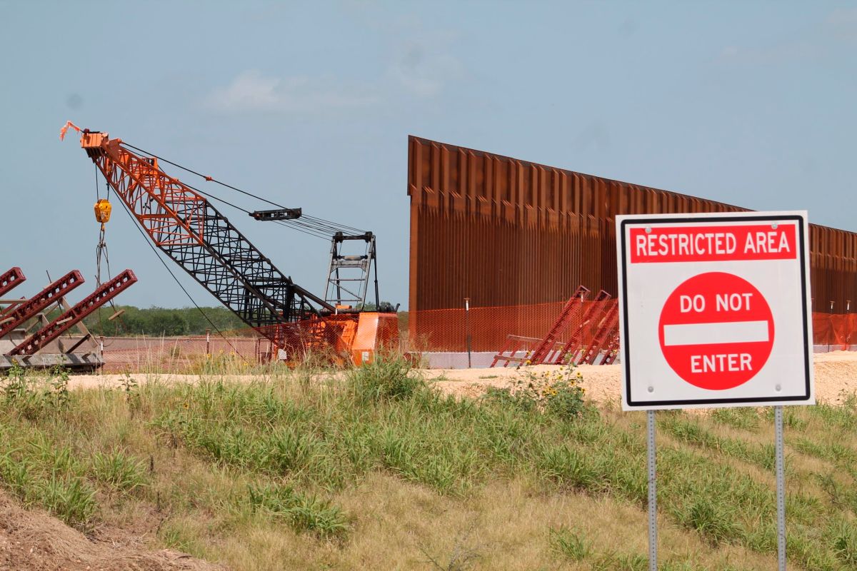 Siguen expropiando tierras para el muro de Trump en Texas, aunque Biden lo detuvo