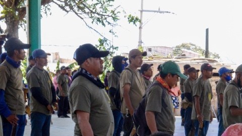 VIDEO: Así entrenan a niños de entre 6 y 11 años para enfrentar a narcos al sur de México