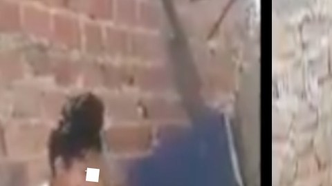 VIDEO: Golpean a presuntas ladronas en las manos a tablazos