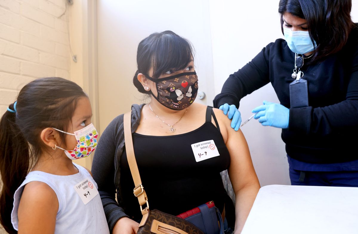 La influencia de las madres es determinante para que los hijos se vacunen. (Getty Images)