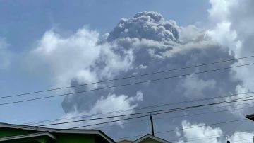 La erupción del volcán La Soufriere en la isla San Vicente, el 9 de abril de 2021.