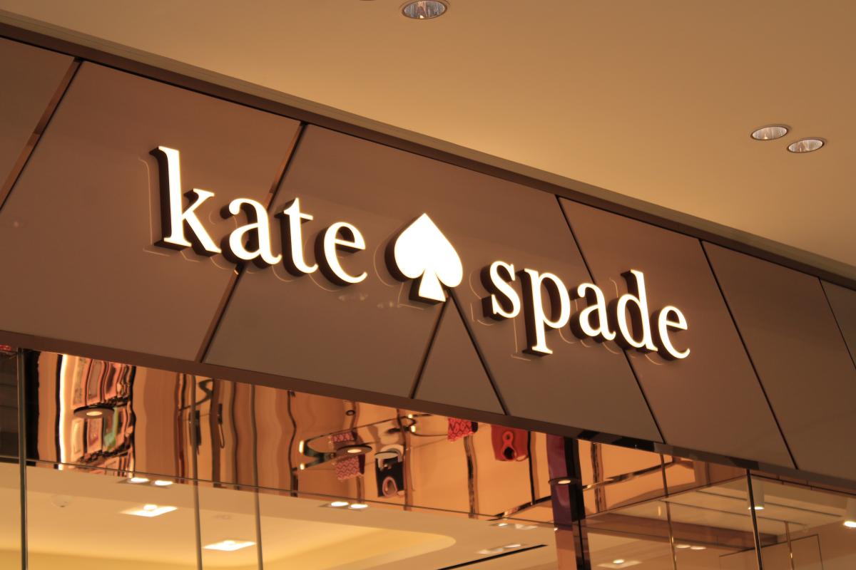 Los mejores accesorios y carteras de Kate Spade para resaltar tu lado más  femenino - La Opinión