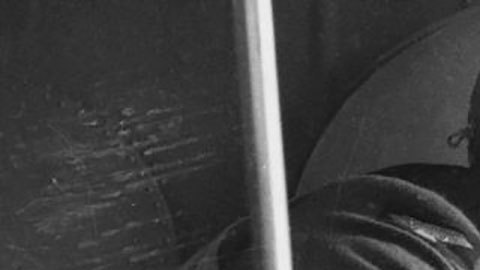 Liberando paloma mensajera desde un avión, 1941