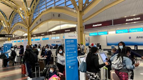 Los pasajeros llenaron de nuevo los aeropuertos durante el fin de semana de Memorial Day.
