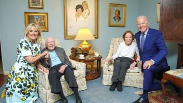 Los Biden visitaron a los Carter en su casa en Georgia.